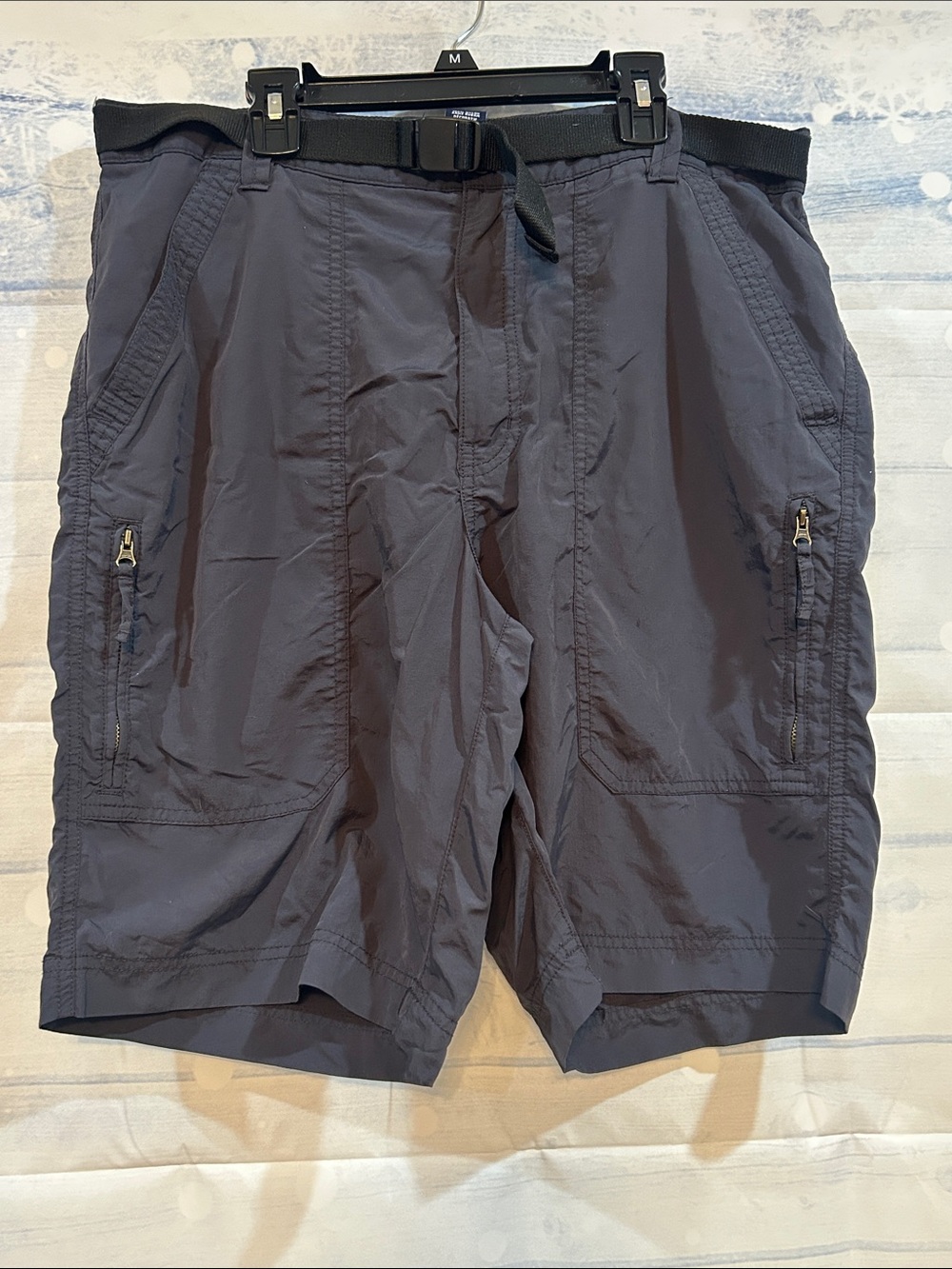 Chaps Men's Gray Hybrid Cargo Shorts with built in Webbing Belt